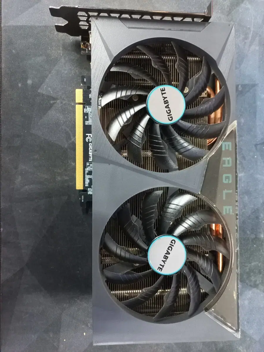 게이밍 그래픽 카드 지포스 RTX 3060TI